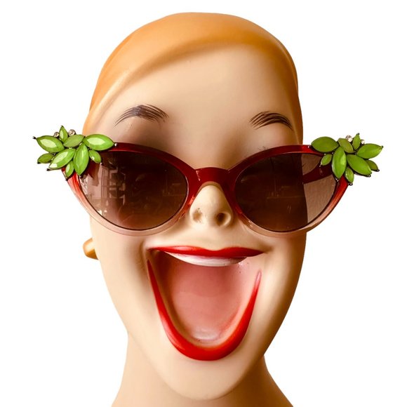 Vintage Vixen Rhinestone hand embellished sunglasses red ombre with green rhines - Picture 3 of 4